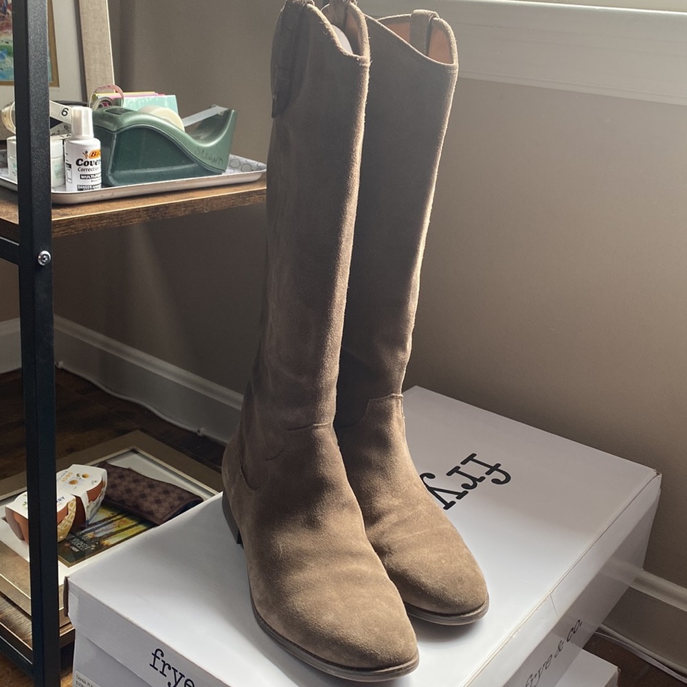 Frye & co. Pull on boots!  Tania size 11